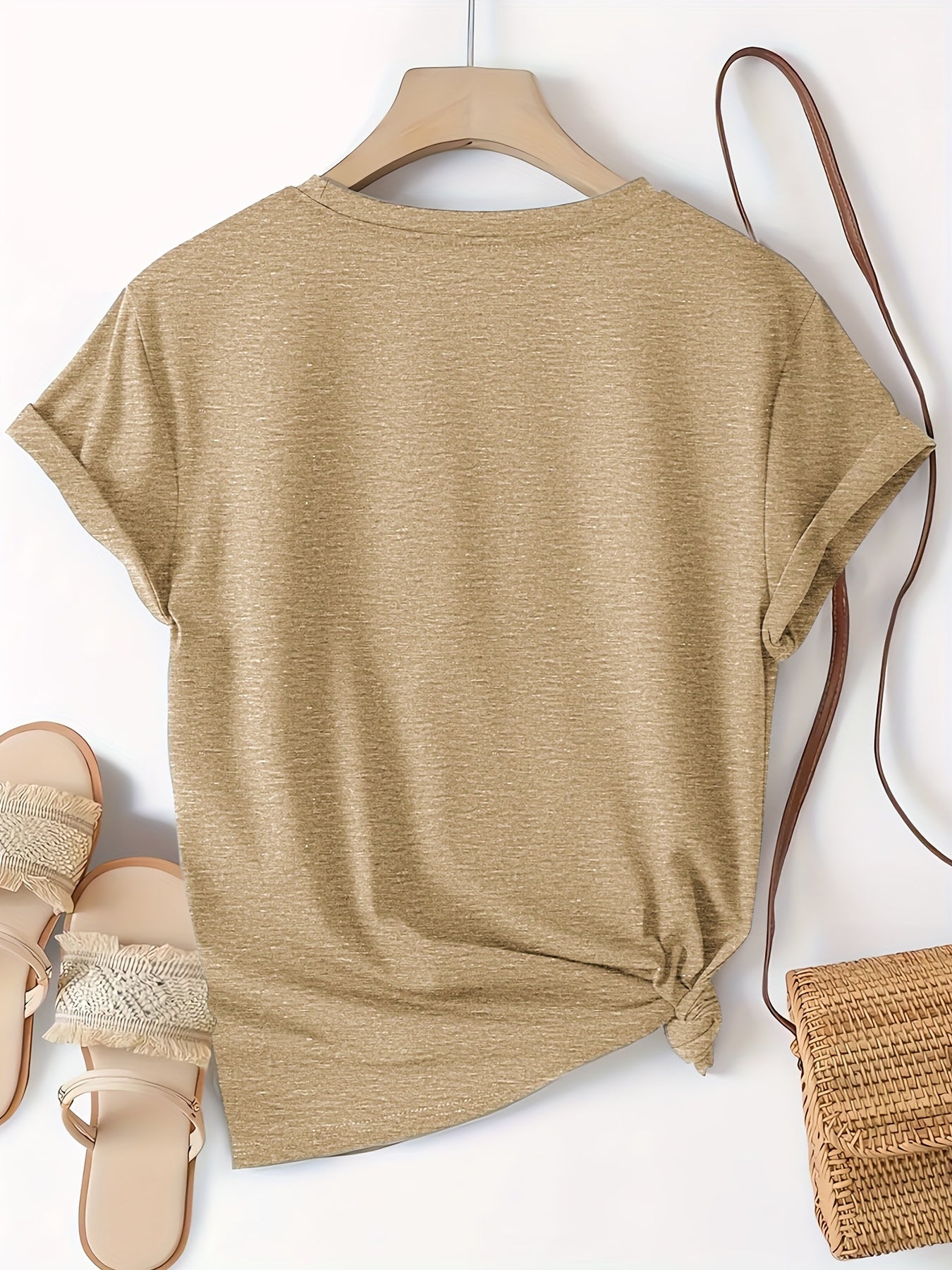 Women's Pickleball & Dogs Print T-Shirt - Lightweight Short Sleeve Casual Round Neck Top with "Paddle Love & Dog Moms" Slogan Suitable for Pickleball Tournaments, Beach Days, Casual Attire - Machine Washable Summer Apparel