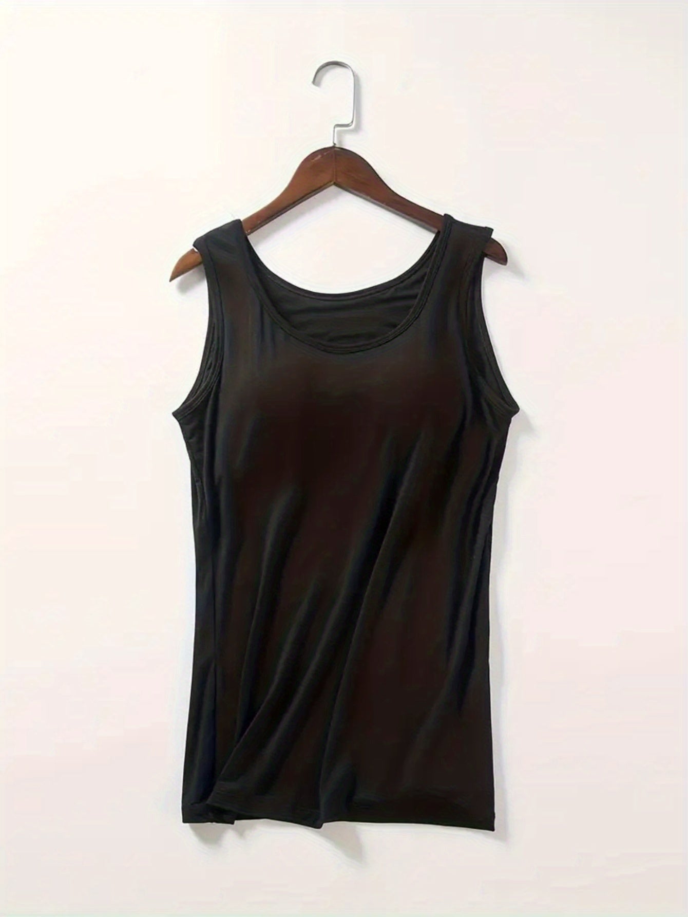 Set of 4 Women'S Sports Tank Tops Featuring Wide Shoulder Straps, Integrated Chest Padding, And a Easy Yet Stylish Casual Sports Design